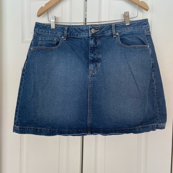 LOFT Dresses & Skirts - LOFT Dark Blue Denim Mini Skirt